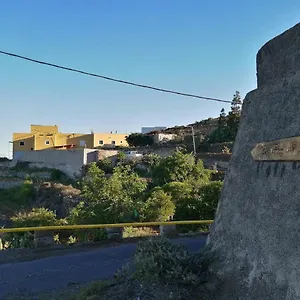 Village. Tony Frias. , Fasnia Spanyolország